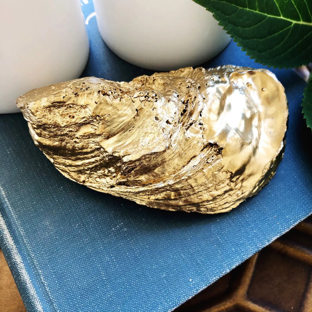 Decoupage Oyster Dish | White Tobacco Leaf