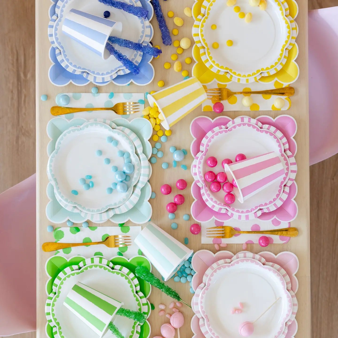 Green Scalloped Paper Dessert Plates | Elegant Party Tableware