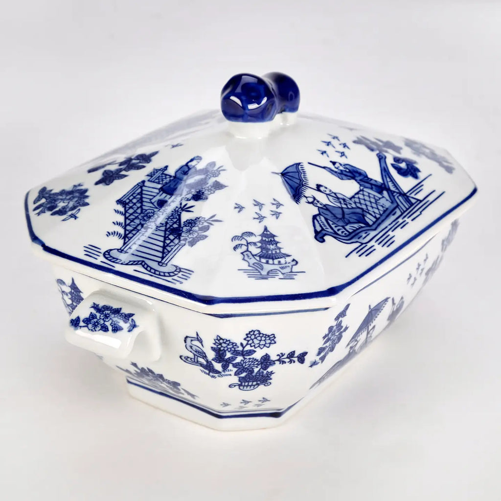 Chinoiserie Blue Willow Porcelain Covered Tureen